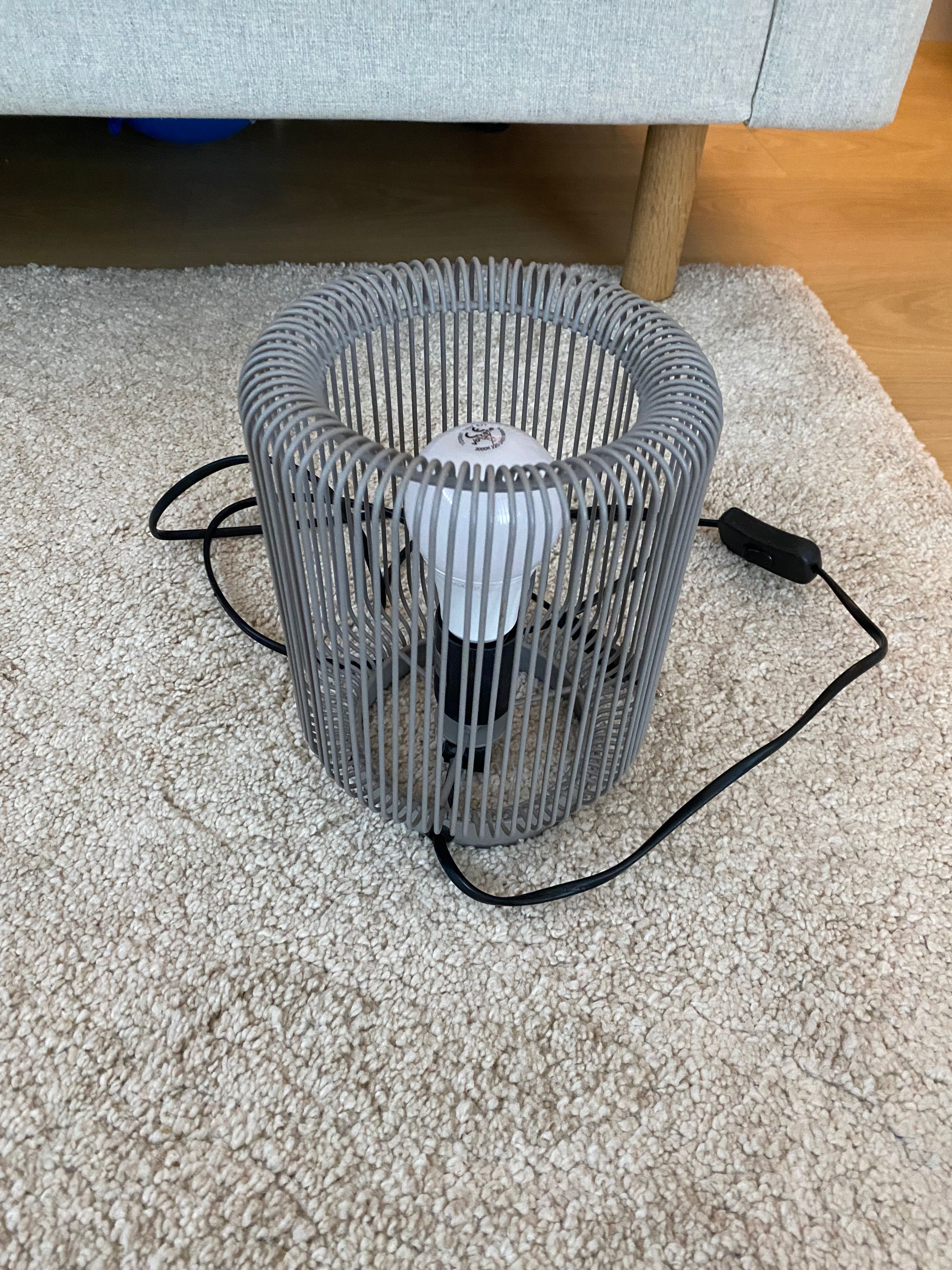 Lampa lampka stołowa, szara, metalowa w industrialnym stylu