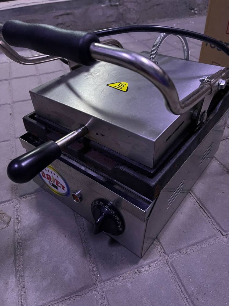Гриль Електричний Uret 2000w