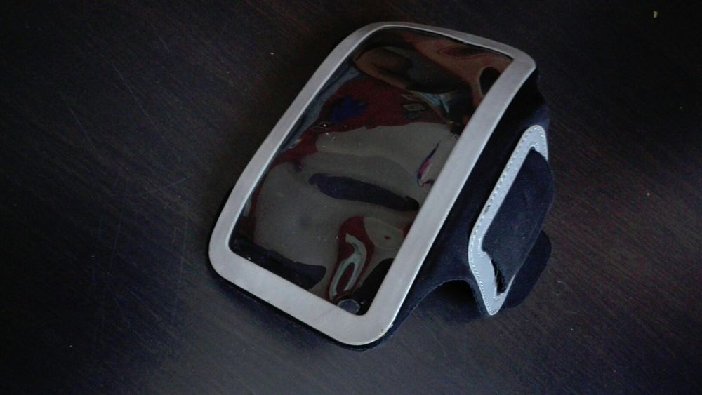 Pokrowiec naramienny na komórkę