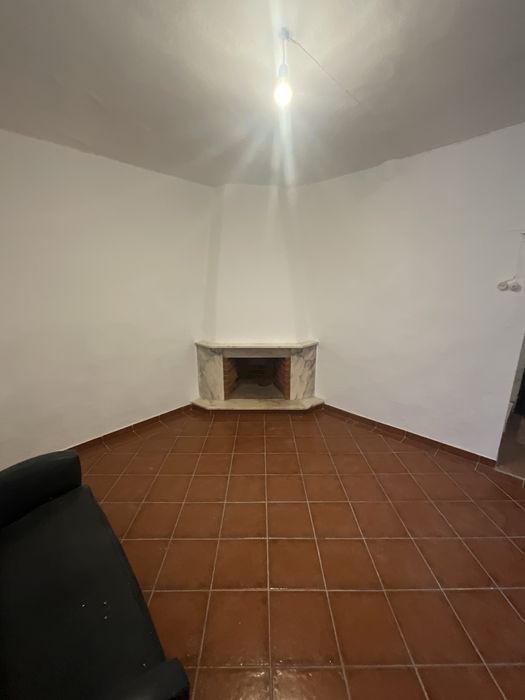 T1 para alugar em vila viçosa com Água e Eletricidade incluida