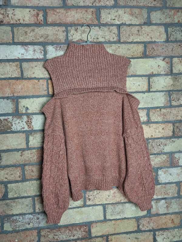 Ciekawy sweter ciepły gruby cold shoulder półgolf xl 42 14