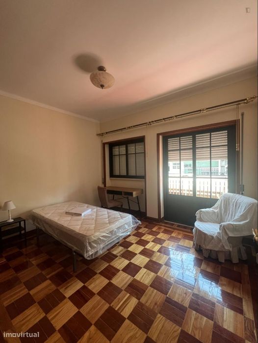 720403 - Quarto com cama de solteiro em...