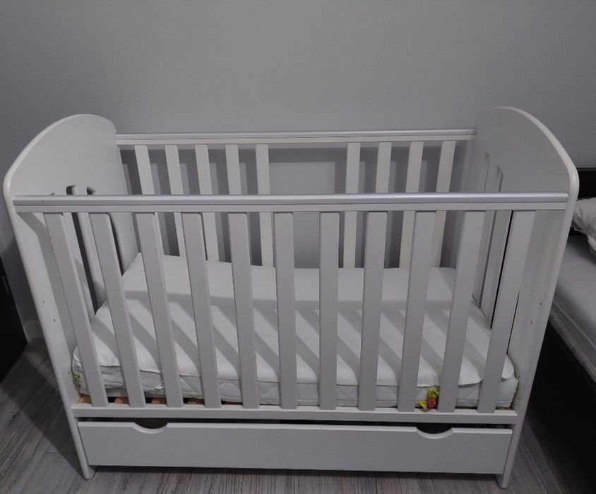 Łóżeczko / tapczanik, materac.