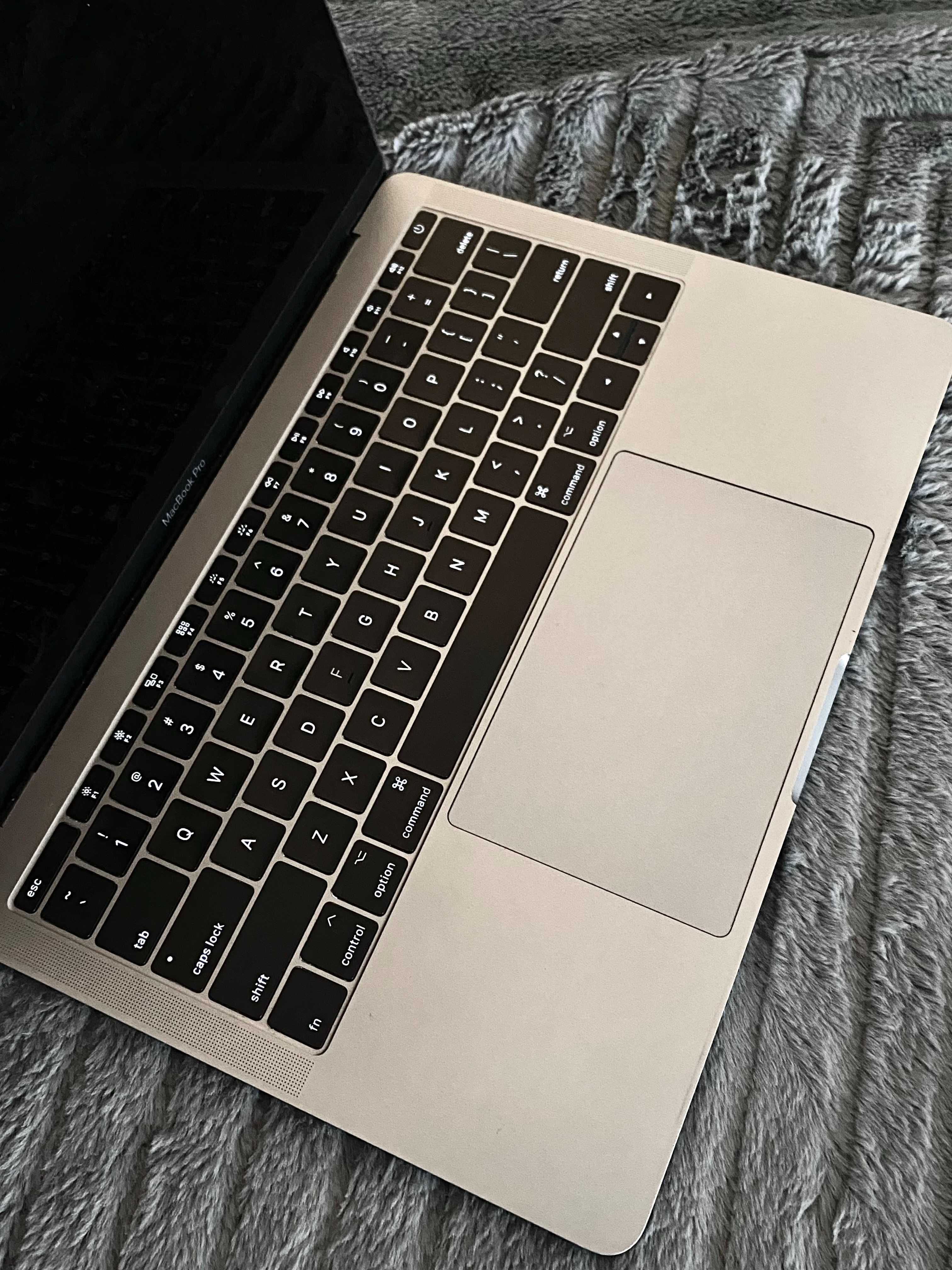 Oportunidade! APPLE MACBOOK PRO13 (13Pol/2017)