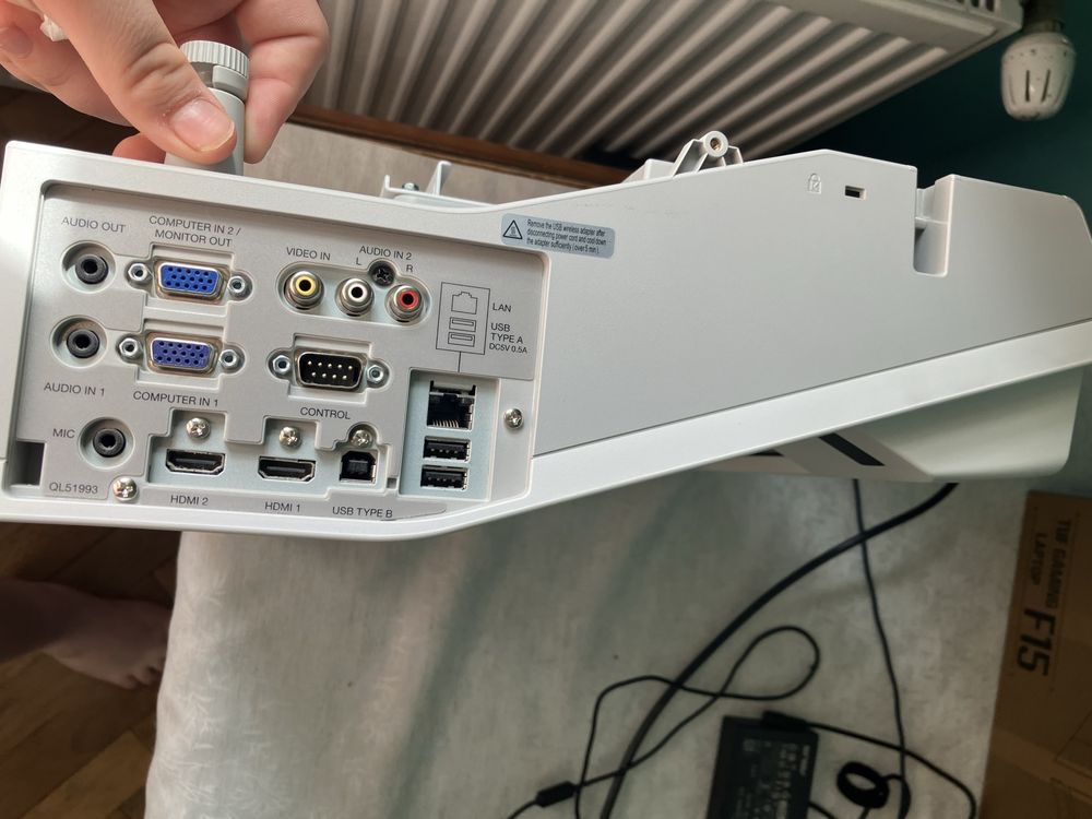 Projektor hitachi CP-AX2505