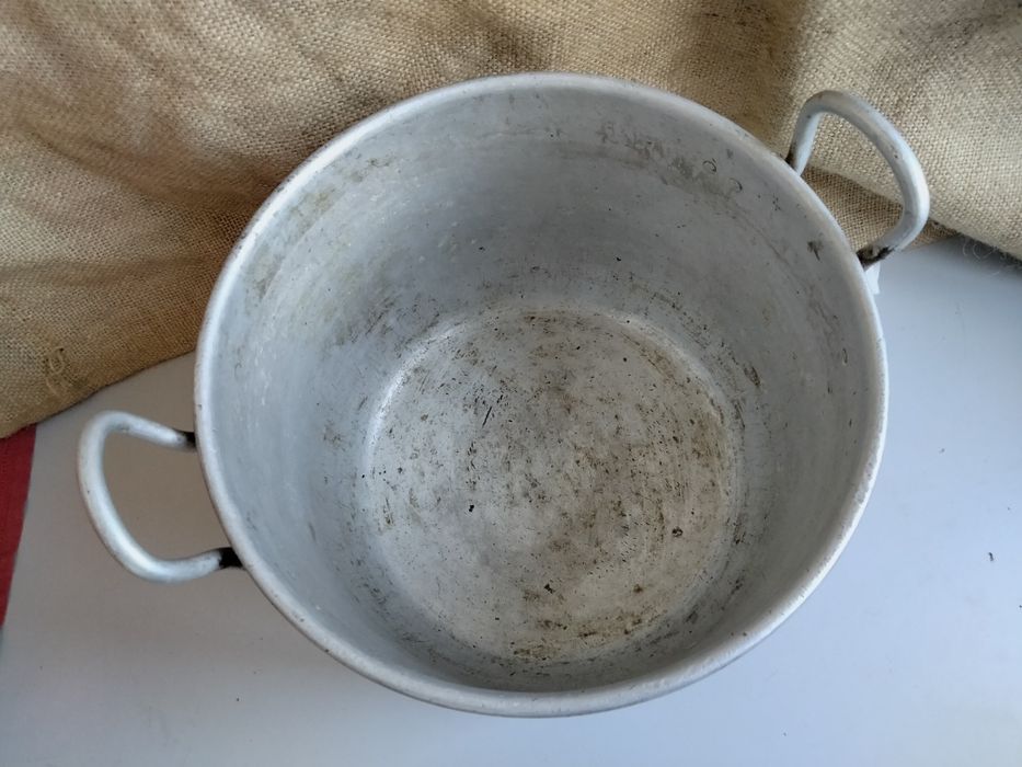 Кастрюли алюминиевые 9,5 и 8 л