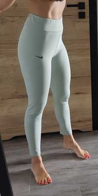 Leginsy Nike r M