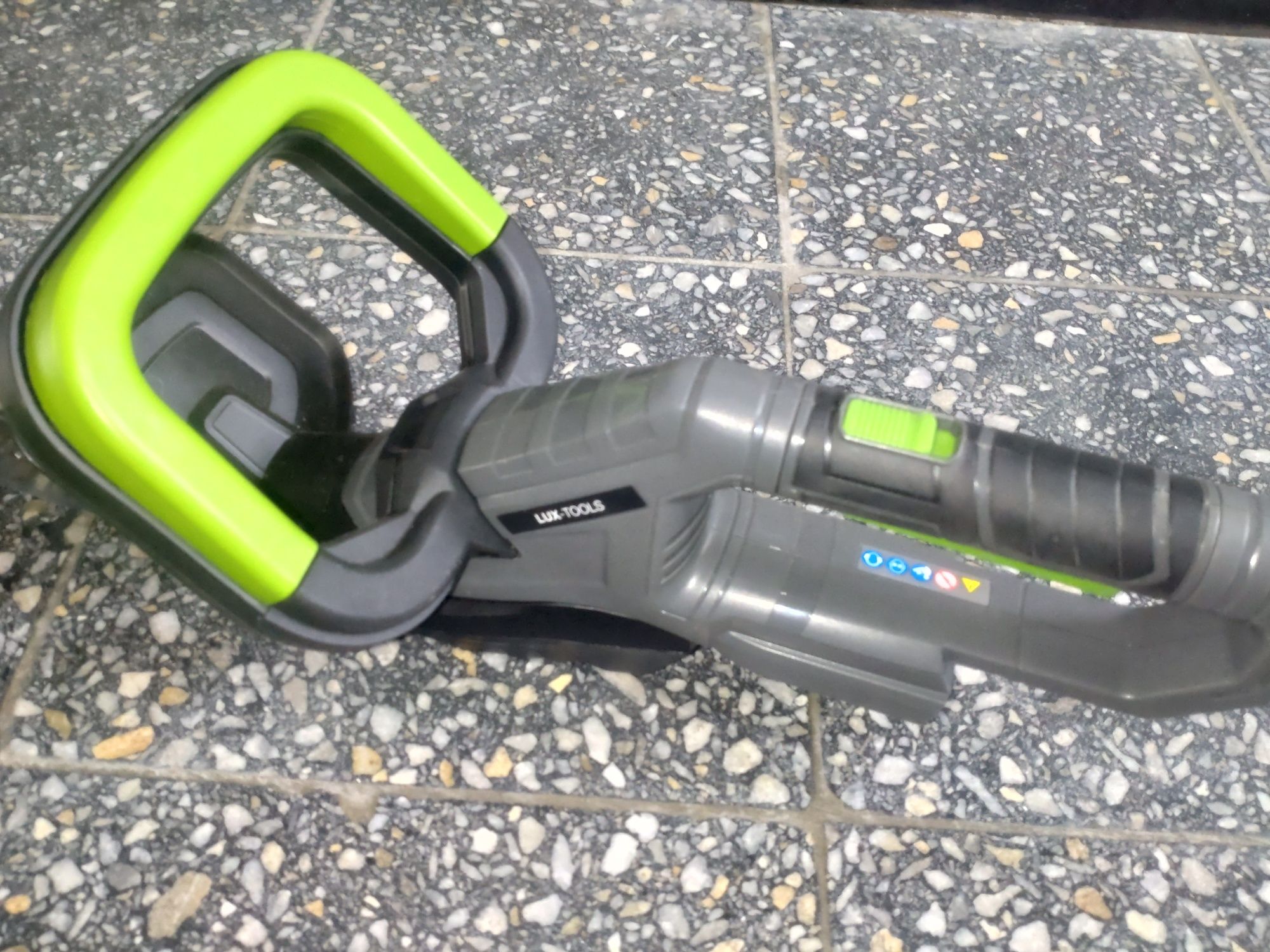 LUX Nożyce do żywopłotu akumulatorowe 20 V Set 
N