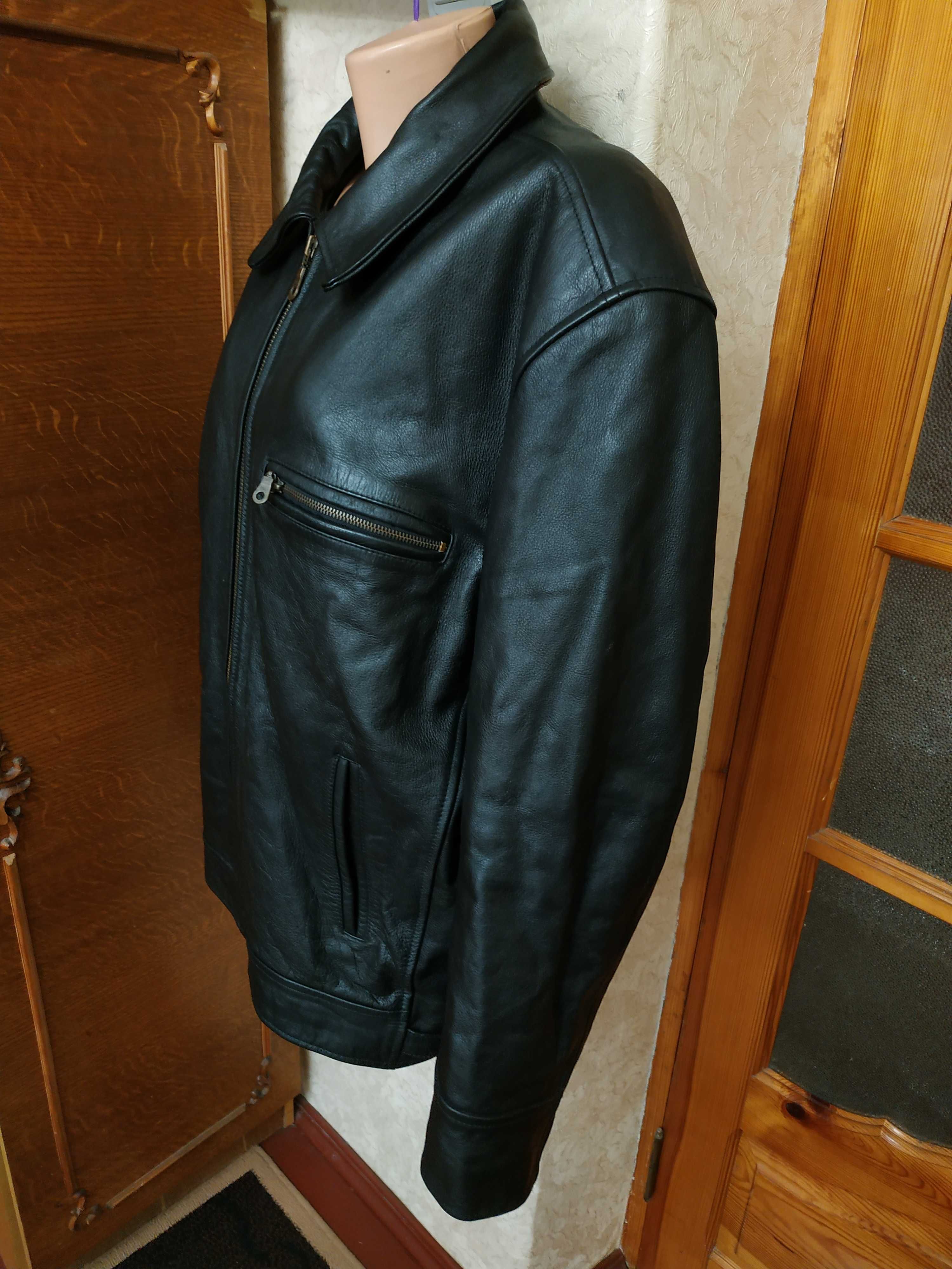 Стильна чоловіча чорна шкіряна куртка Fosters Trading Company 54-56 р.