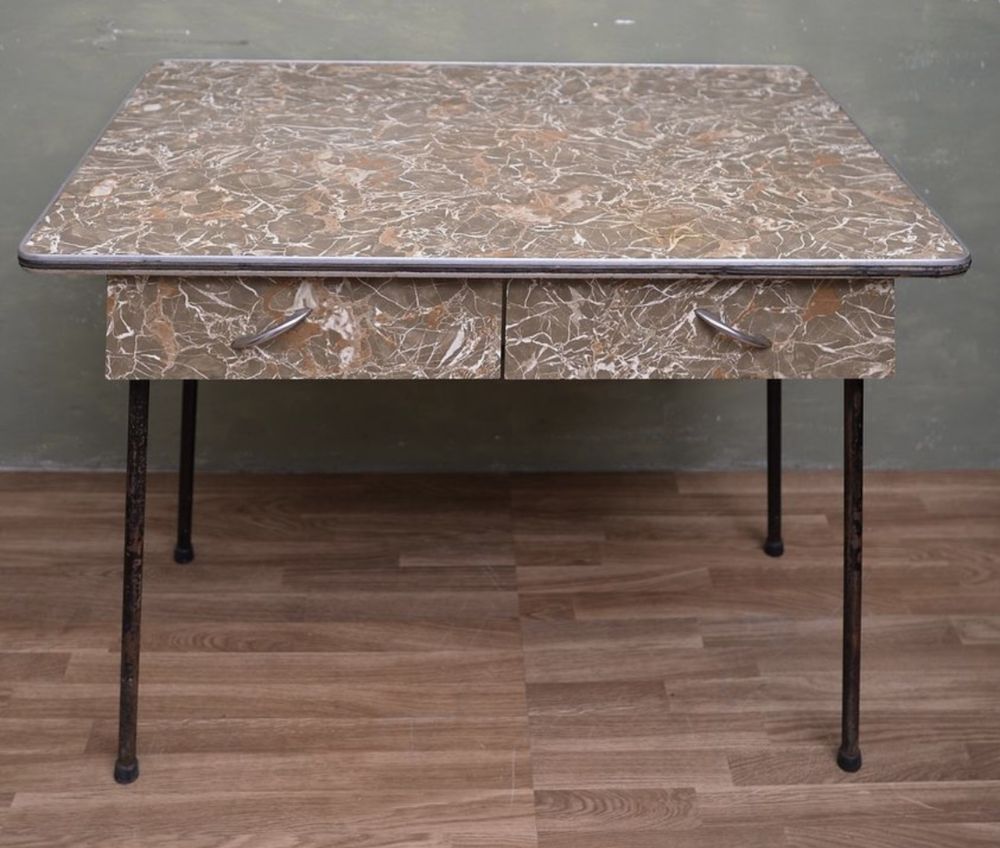 Mesa de cozinha antiga