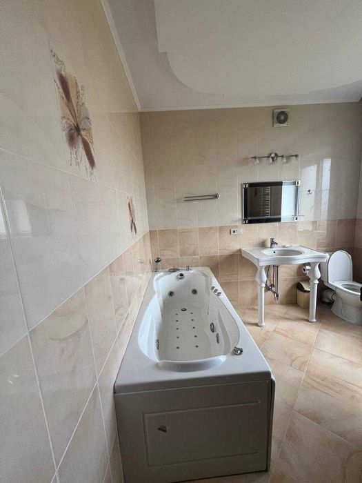 Продаж будинку в смт. Шкло