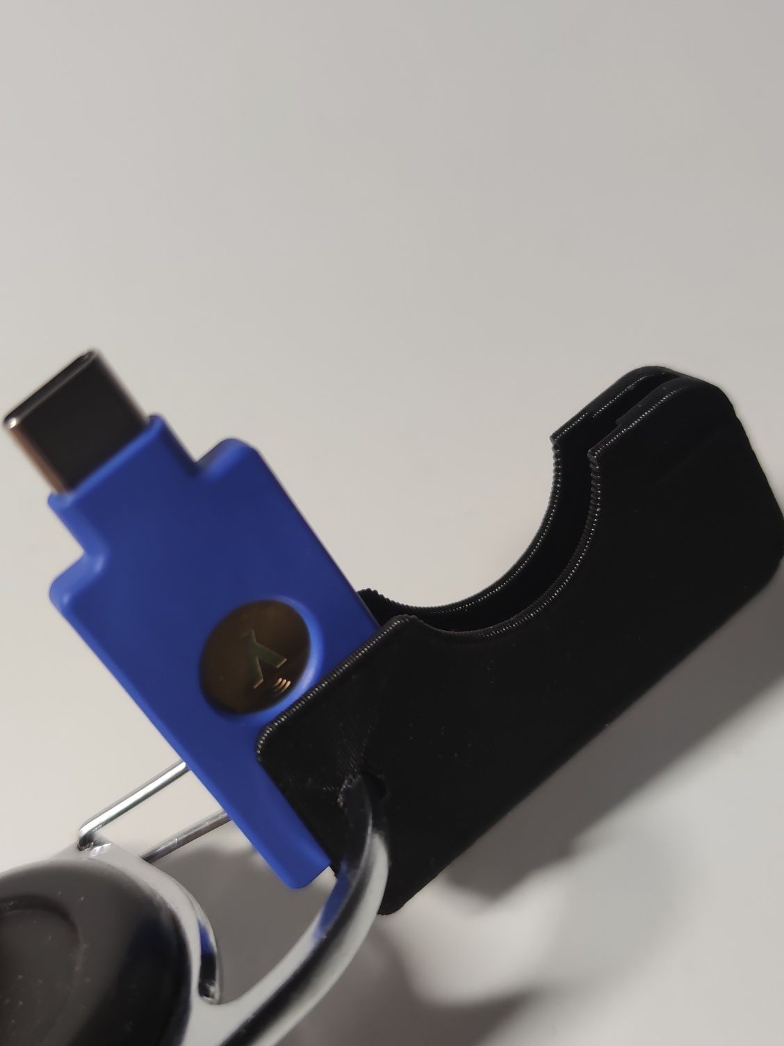 Etui yubikey klucz