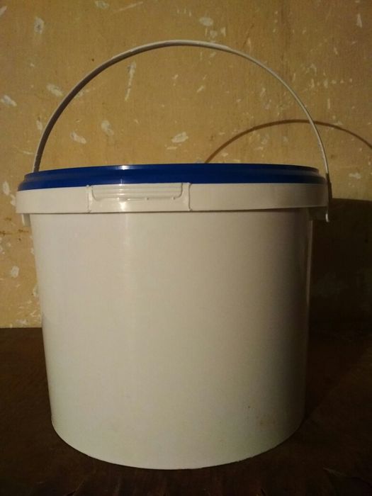 Ведра, відро б/у 5 литров 2000шт пластиковые, пищевые с крышкой.