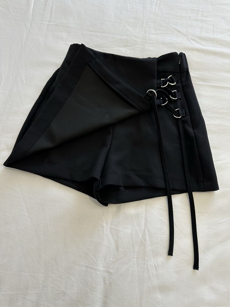 Saia-calção - Bershka - Tam. Xs