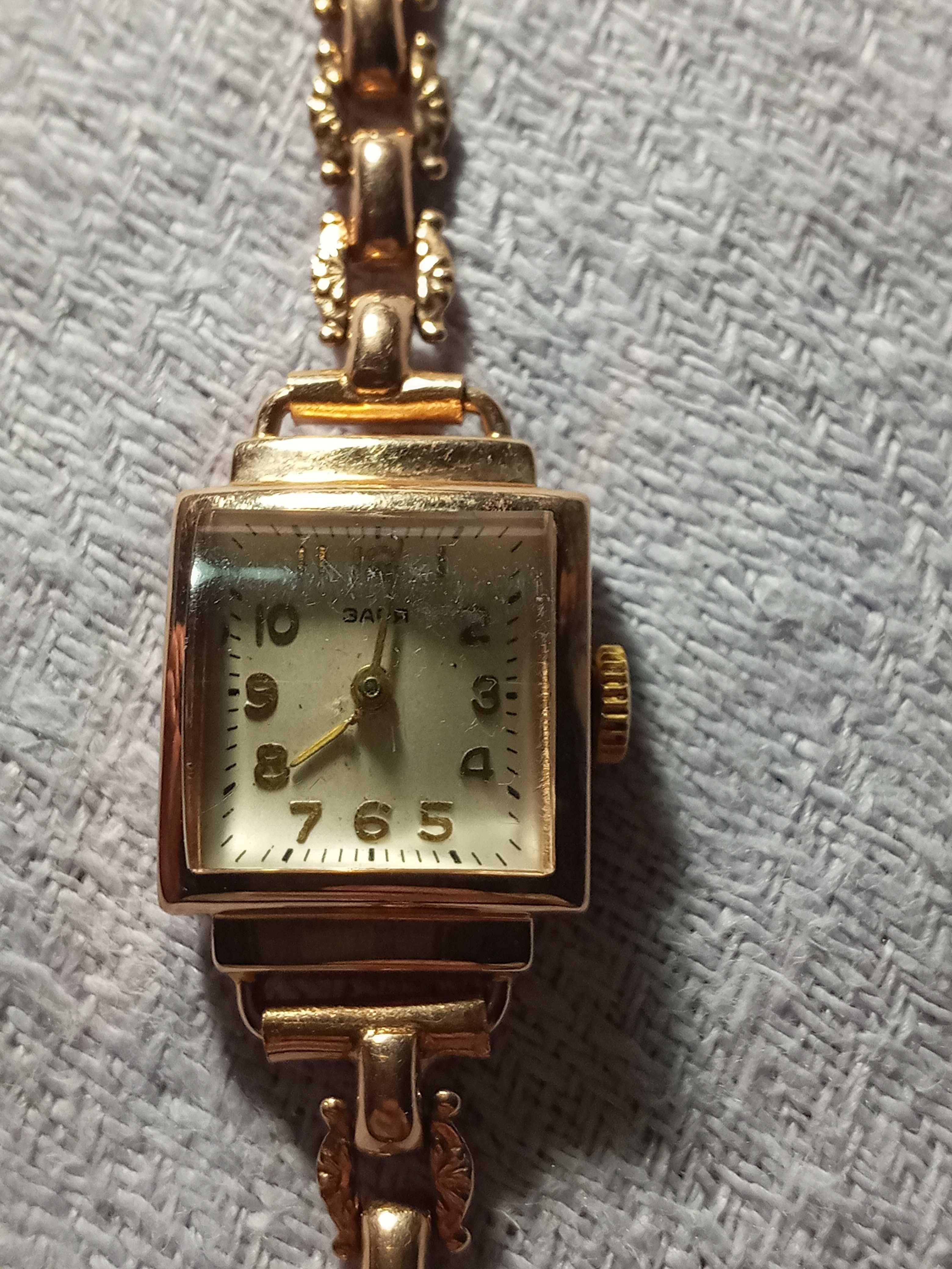Золотые часы женские Заря с золотым браслетом 583 проба
