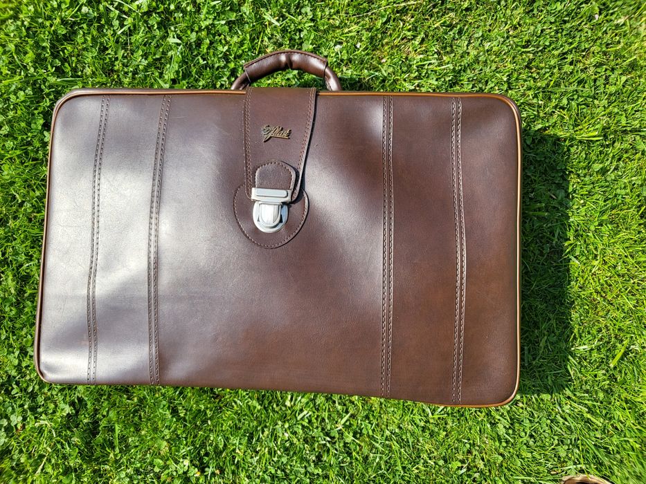 Skórzana walizka PRL