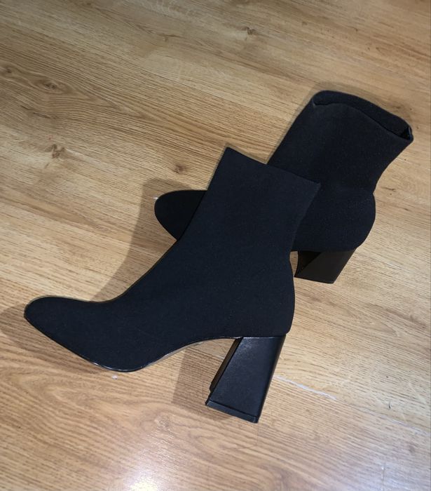 Ботинки на каблуке (38р)