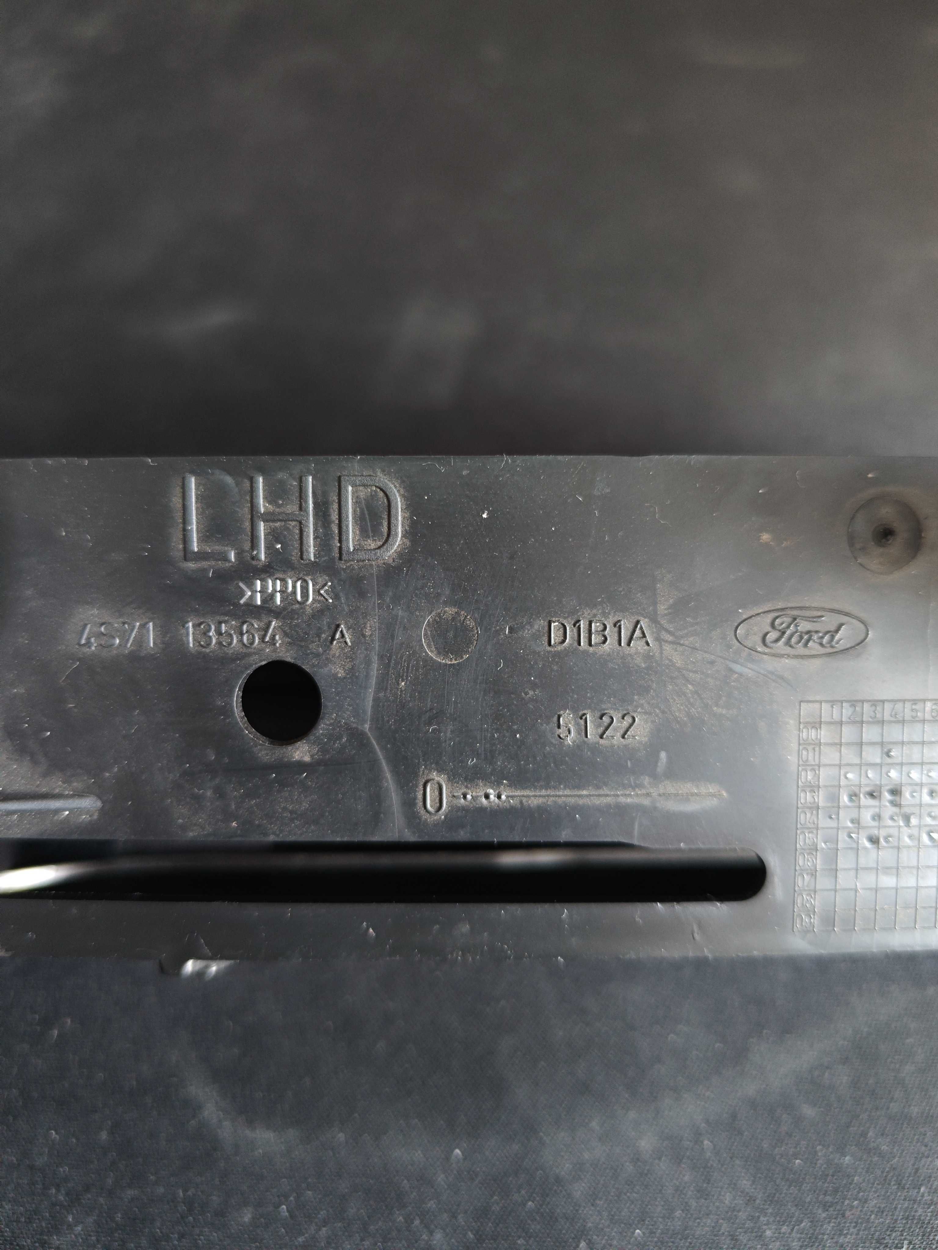 Uchwyt na napoje kubek cup holder Ford Mondeo MK3