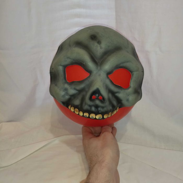 Маска карнавальна "Череп" (Хеловін, Новий рік)