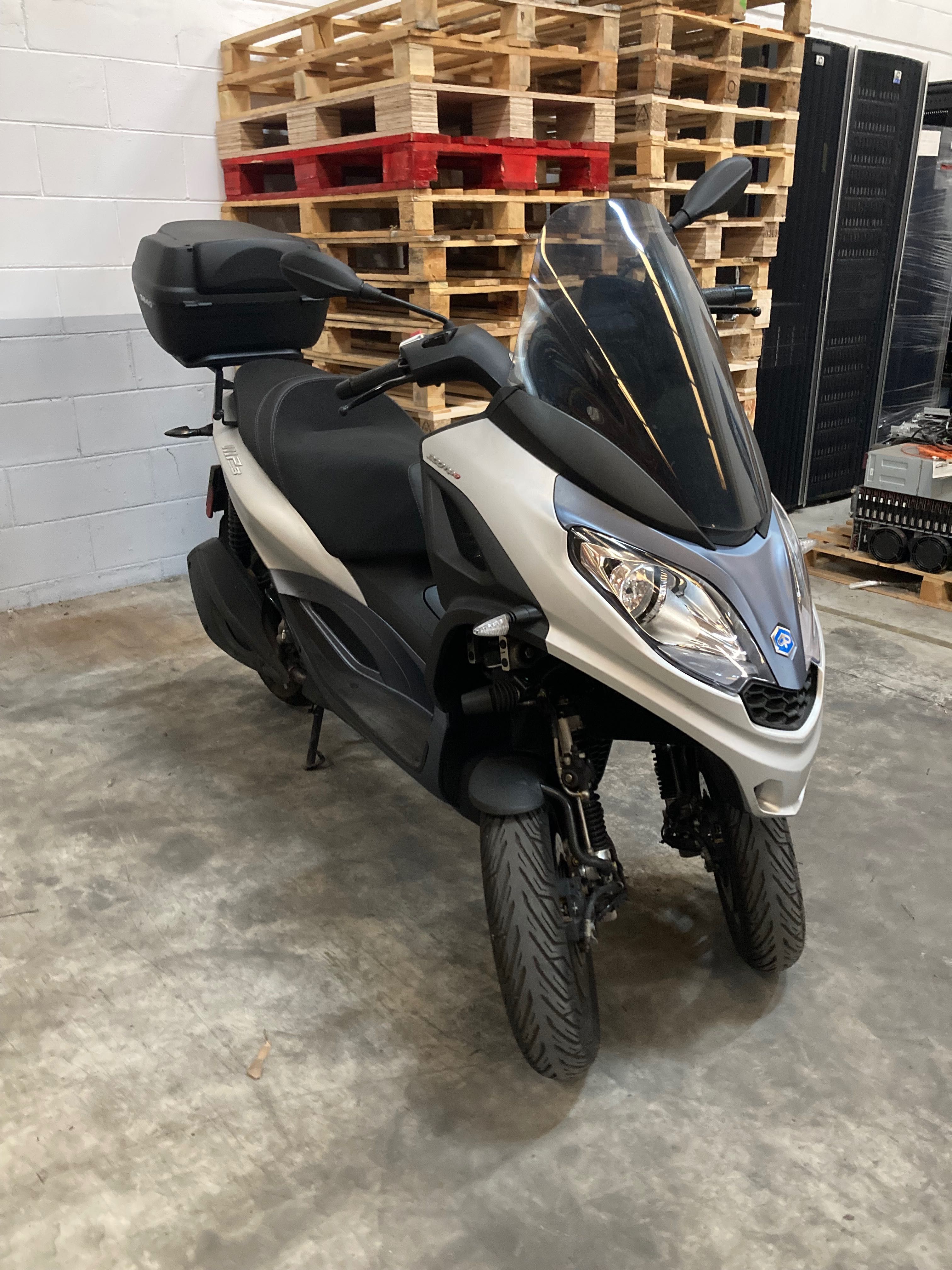 Piaggio MP3 300 HPe