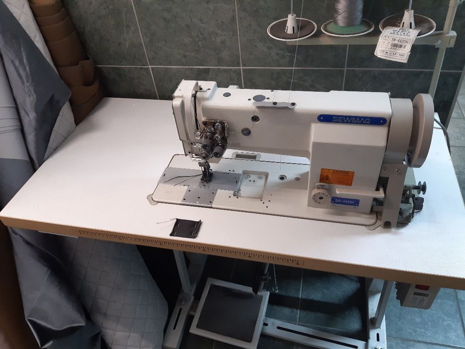 Maszyna do szycia dwuiglowa