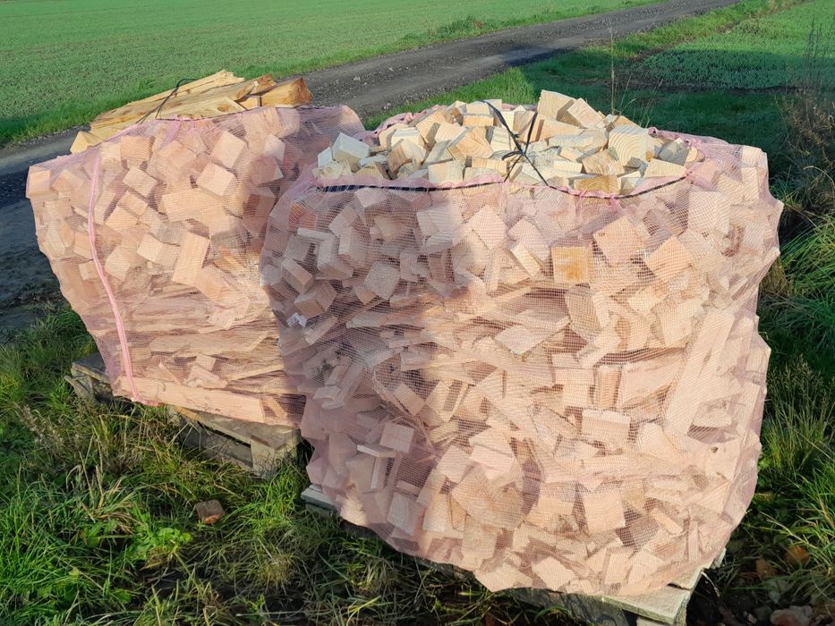 Opał rozpałka odpady drewniane drewno opałowe