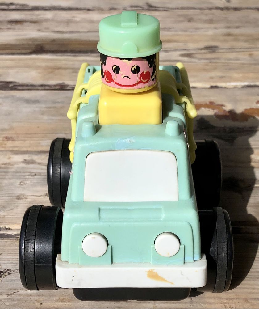 Samochód strażacki z napędem sprężynowym PRL retro zabawka straż