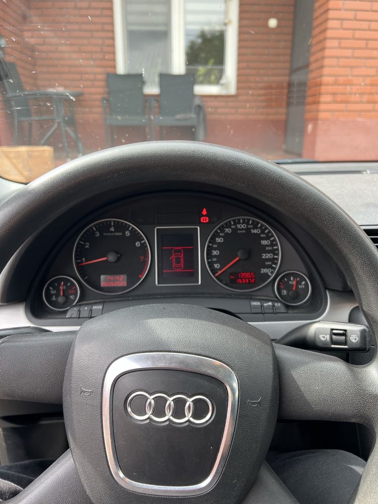 Audi a4b7 1.6 mpi