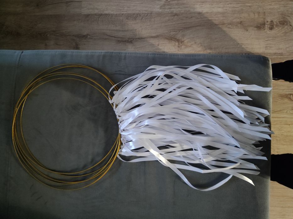 5 sztuk- złote koło że wstążkami