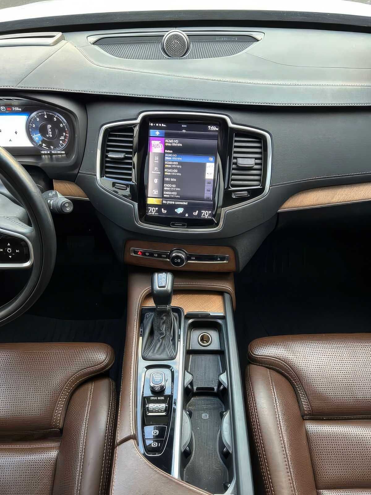2019 Volvo XC90 T6 Inscription