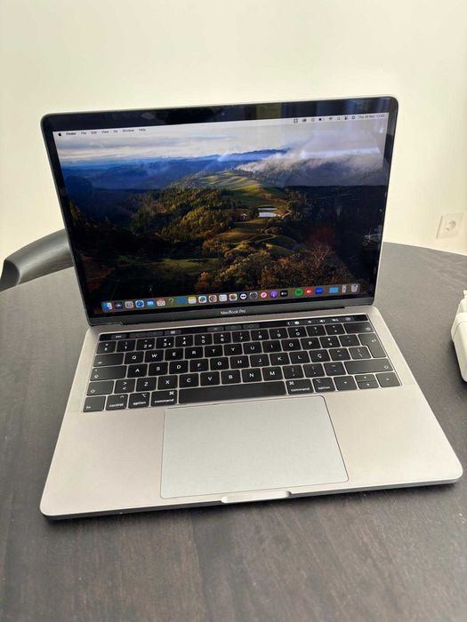 Apple Macbook Pro 13" - 2019