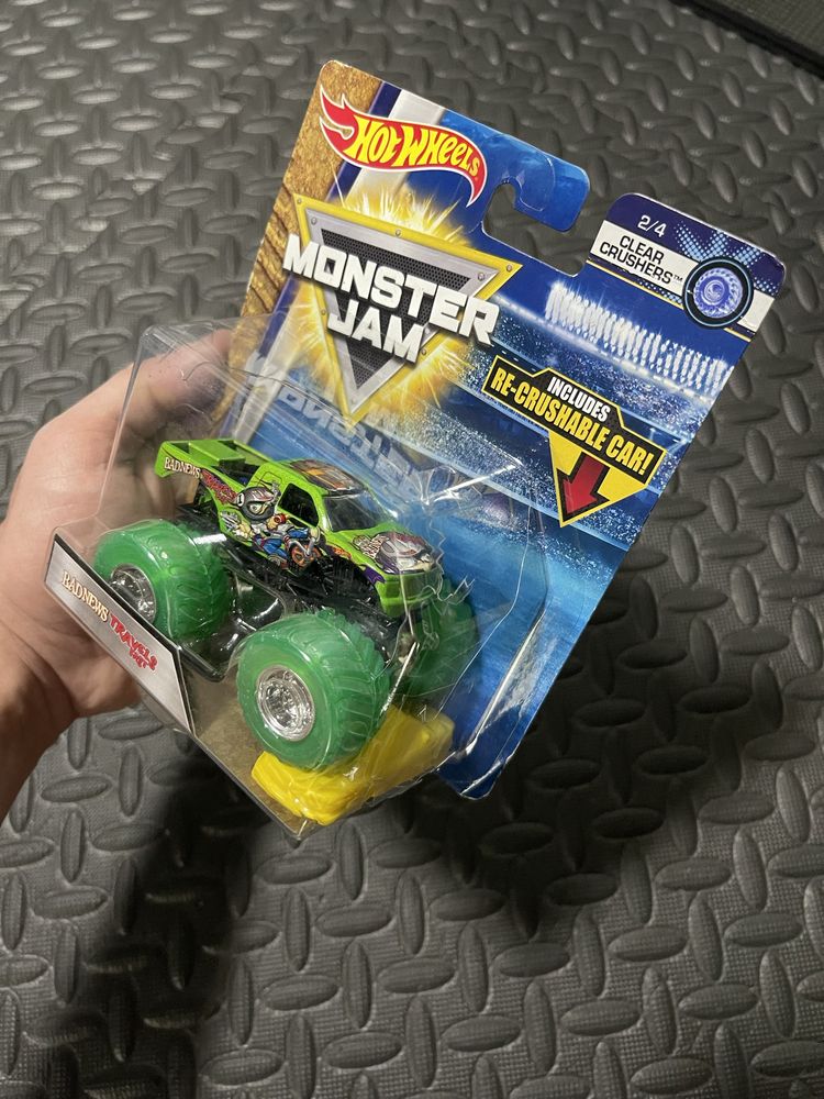 Продам модели Hot wheels Mercedes Audi Honda BMW Volkswagen Tesla