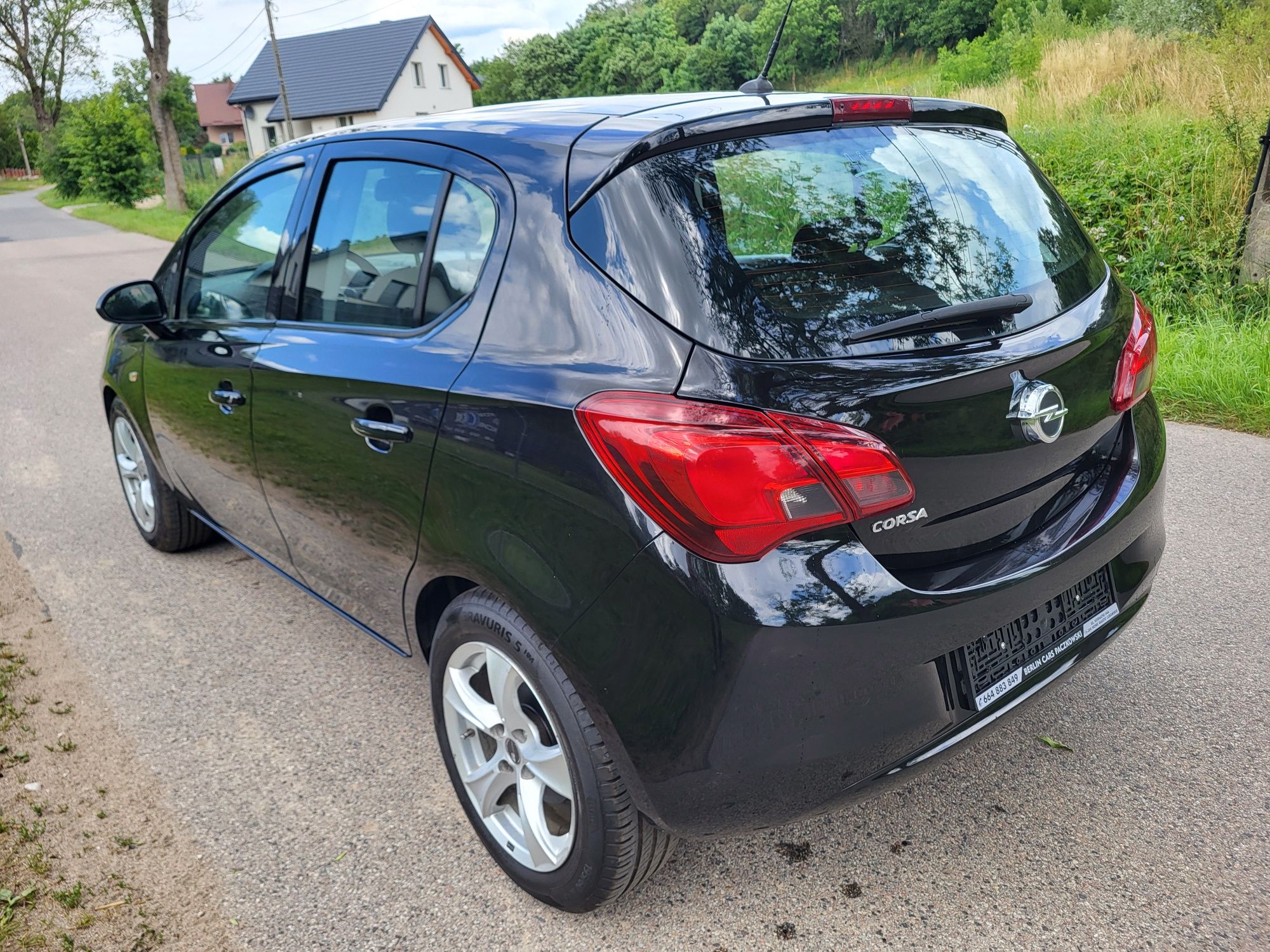 Opel  Corsa  benzyna świeżo sprowadzony z Niemiec