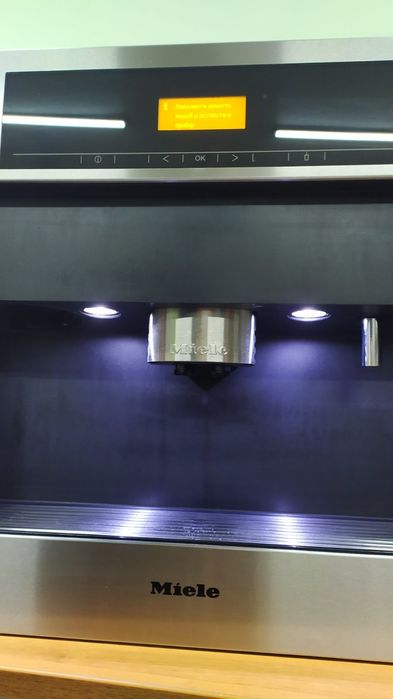 Кофемашина встройка Miele CVA 5060.