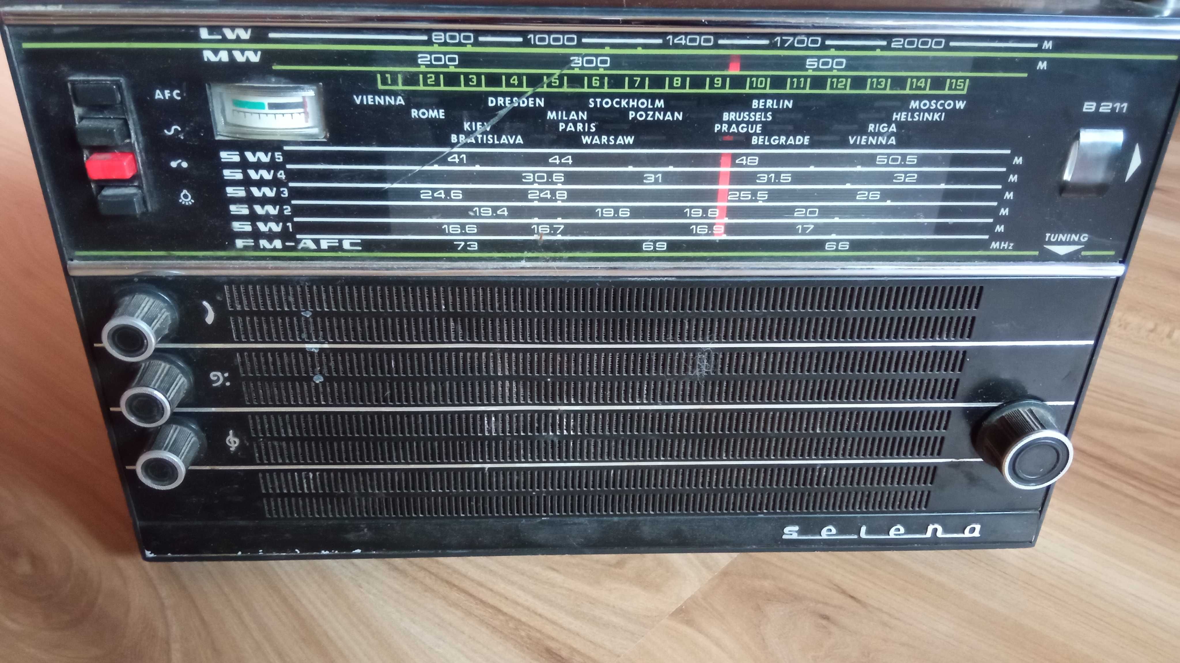Radio Selena model B211