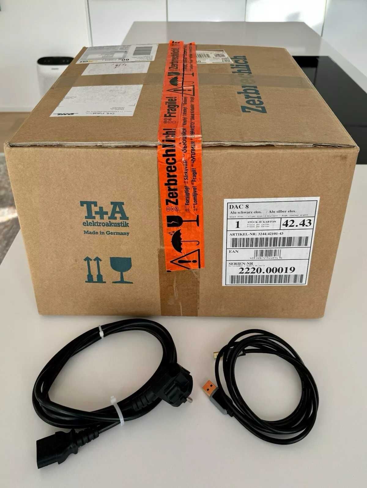 T+A DAC 8, pre-amp, headphones amp