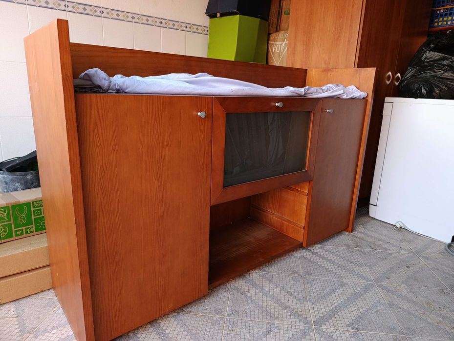 Aparador em cerejeira - bom esrado