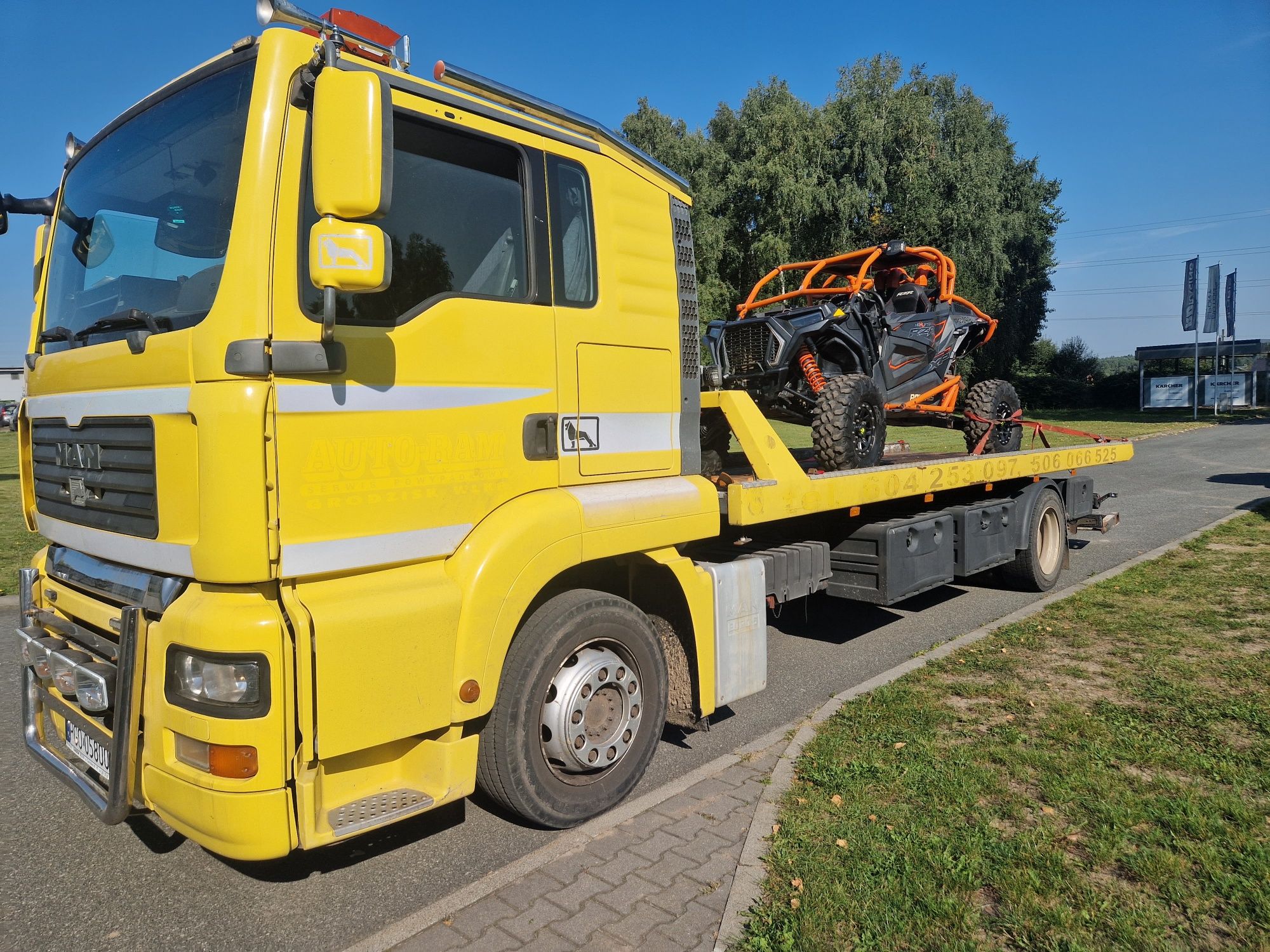 Pomoc drogowa  holowanie tir  bus transport  maszyn Częstochowa 8 ton