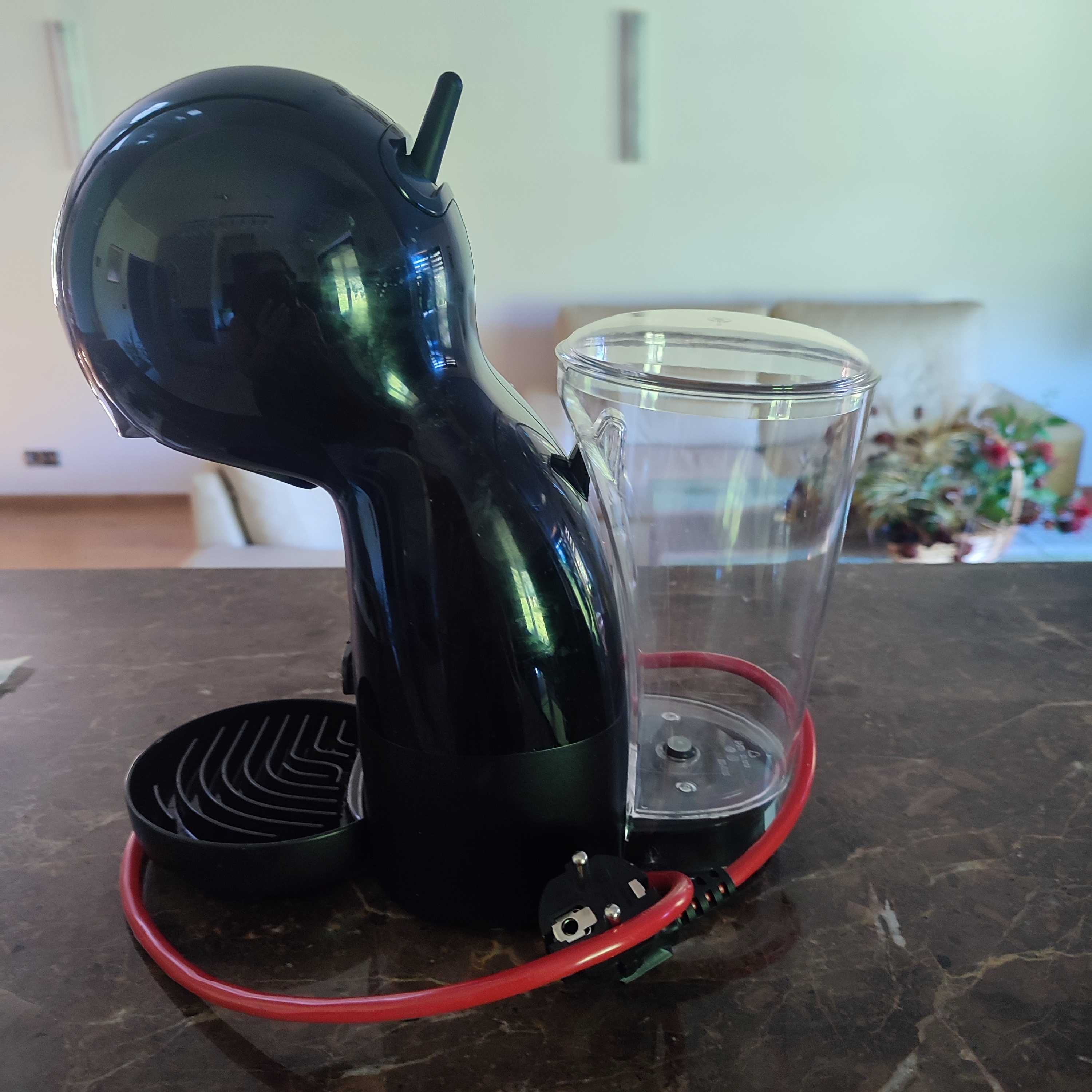 Sprzedam ekspres ciśnieniowy do kawy Nescafe Dolce Gusto