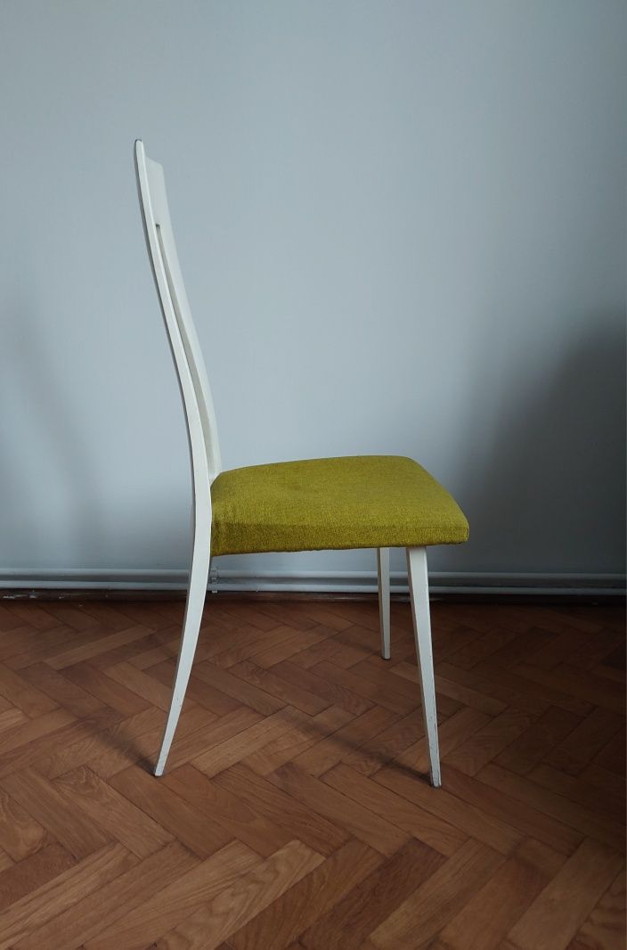 Oryginalne krzesło mid-century białe, niemiecki design, zielona tapic