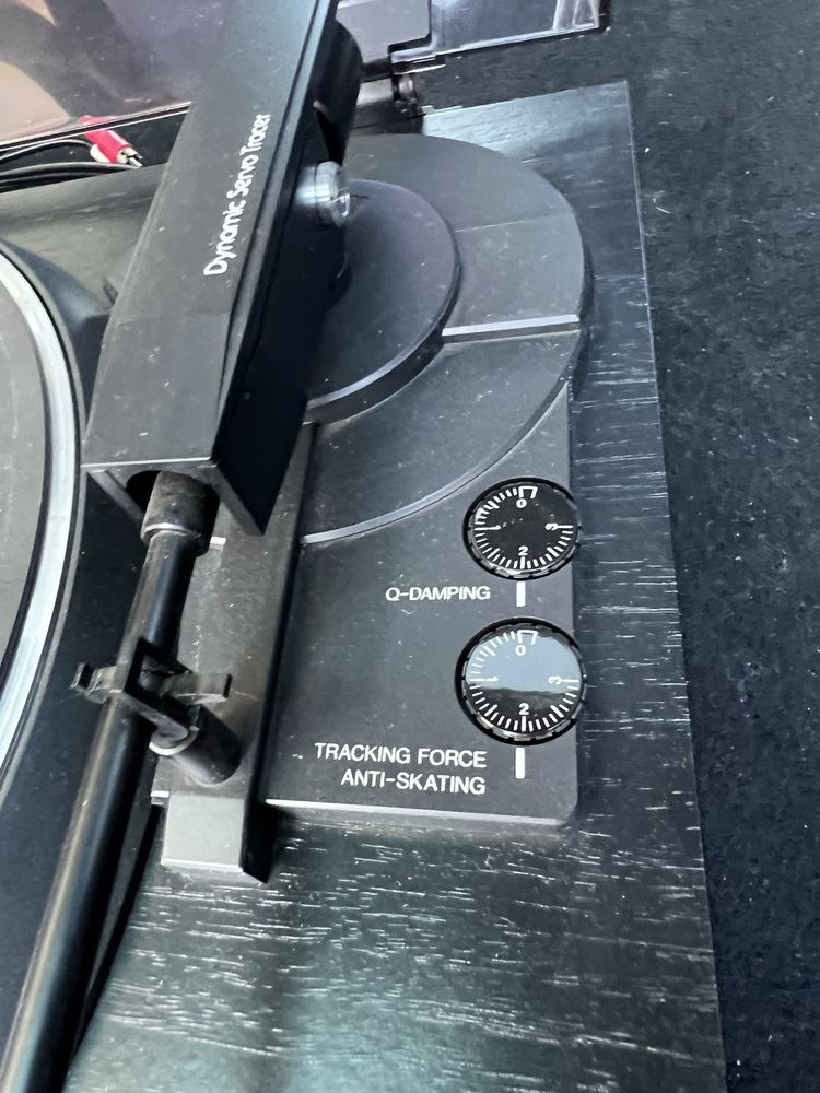 Gramofon Denon DP 37F