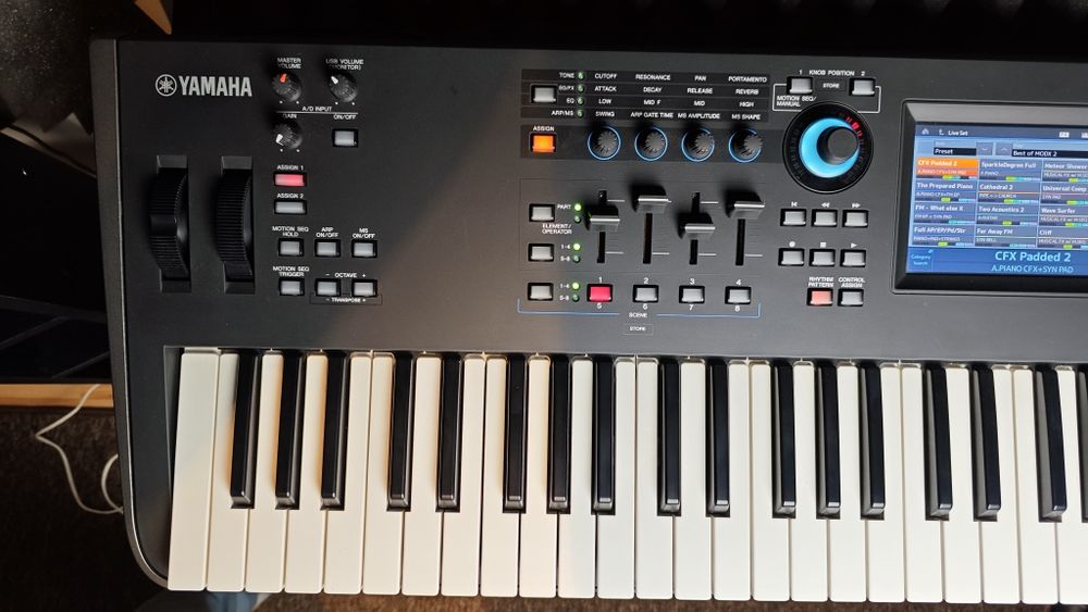 Yamaha MODX7  stan idealny
