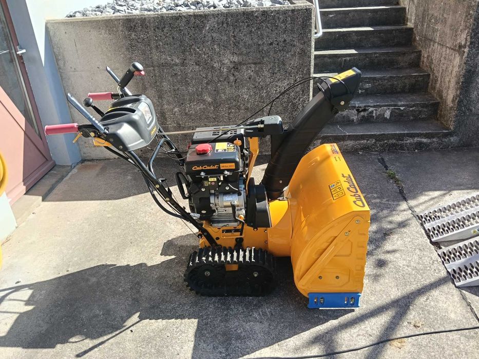Odśnieżarka gąsienicowa Cut Cubat 730 TDE
