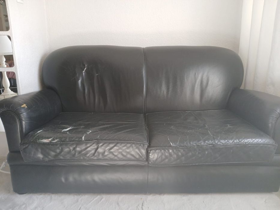 Sofá em pele preto para doar