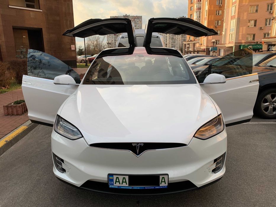 продам Tesla MODEL X 90D целая!