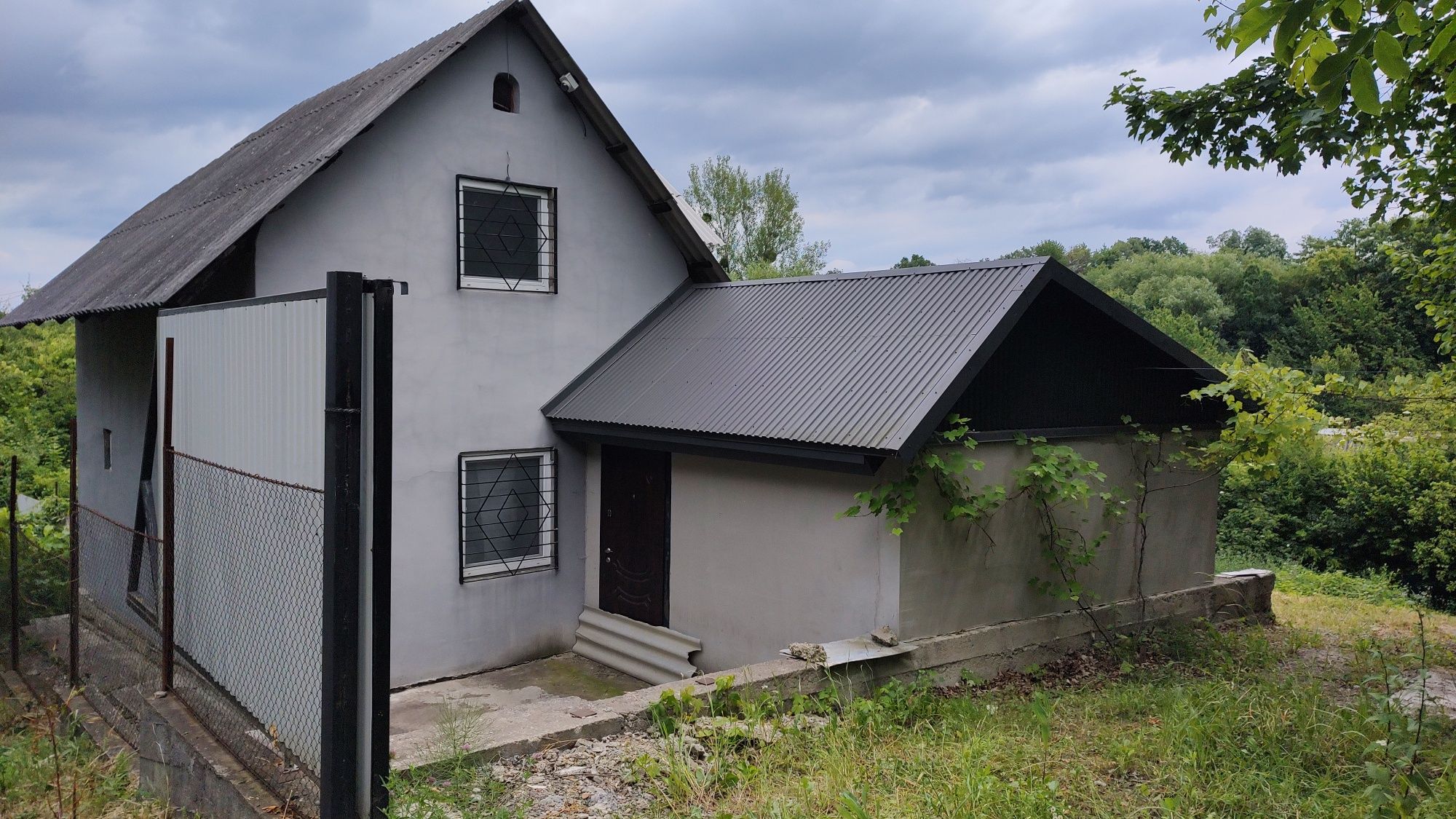 Будинок на приватизованій земельній ділянці