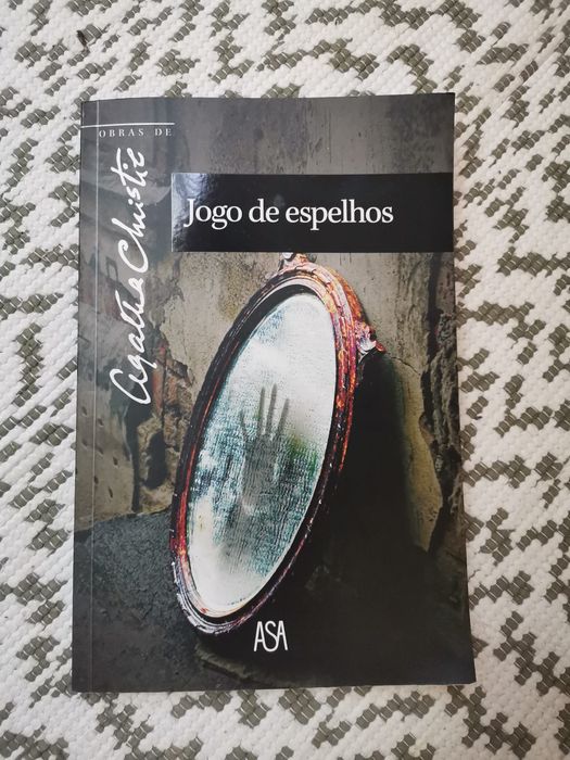 Jogo de espelhos, de Agatha Christie