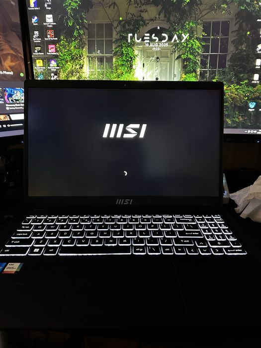 Laptop Msi modern 15 b11m