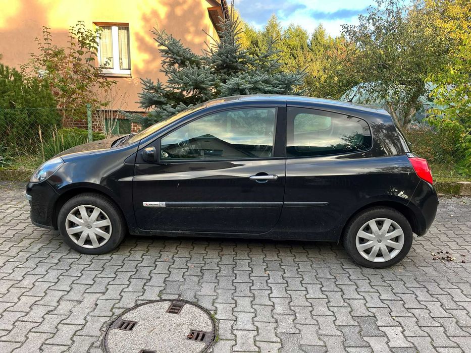 Renault Clio 1.2 16V Rip Curl (3-drzwiowy) – 2009 r.