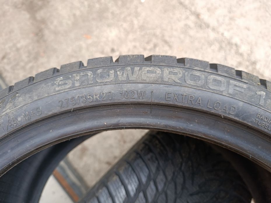 Продам пару шин Nokian snowproof 1 275/35-20